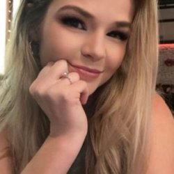 Barbie doll slut sam, 24 FL, shows her whole body